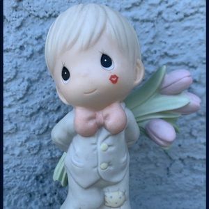 💐Vintage 1997 Precious Moments Collectible Sweetest Tu-Lips in Town Figurine